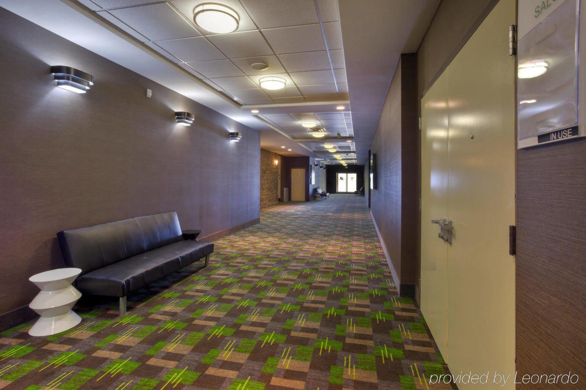 Holiday Inn Express Winnipeg Airport - Polo Park By Ihg Exterior foto